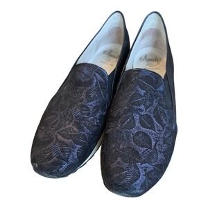 Amalfi by Rangoni Size 7N Navy Blue Leaf Pattern Loafers - Made in Italy